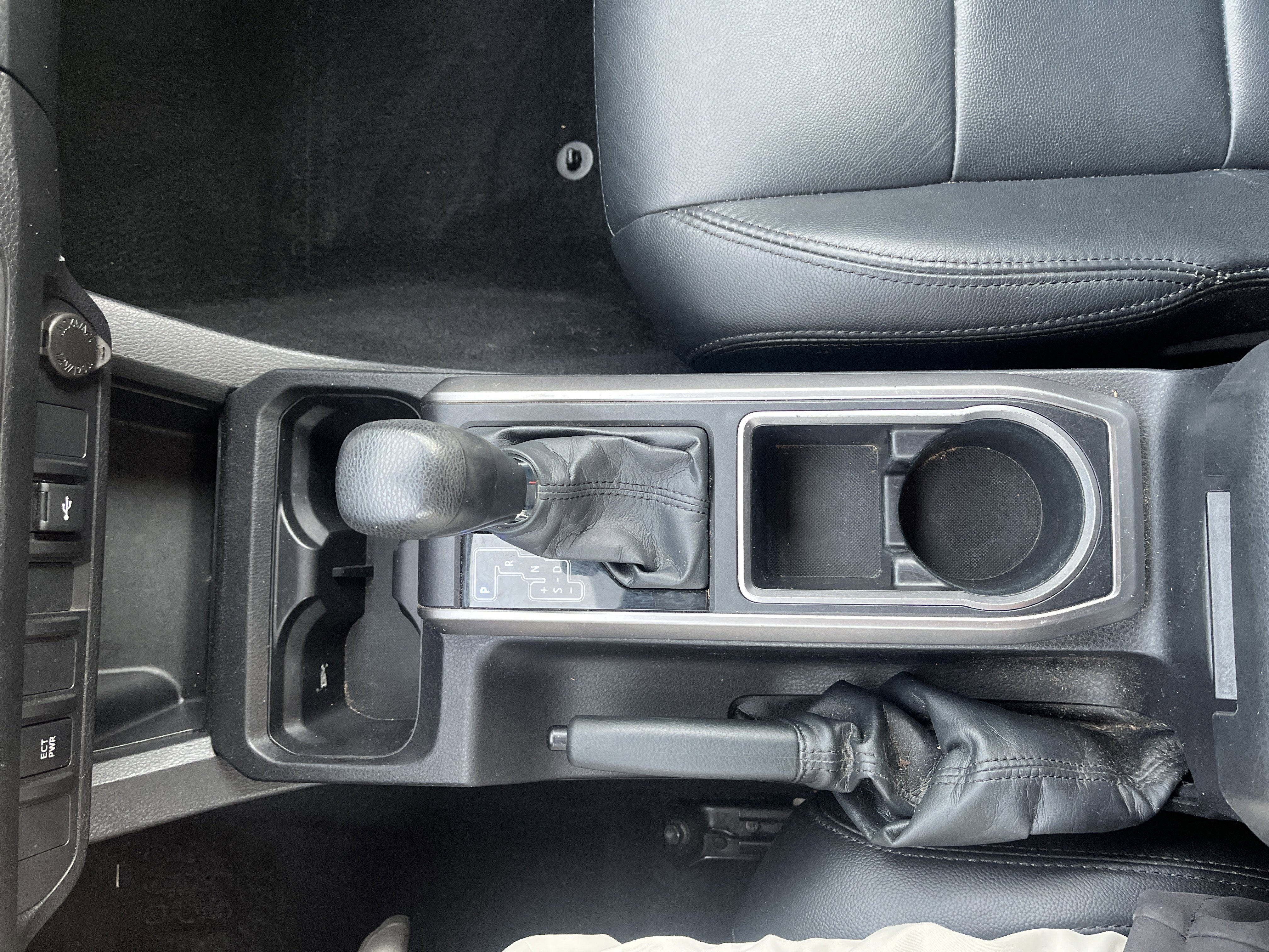 2022 Toyota Tacoma 2WD SR