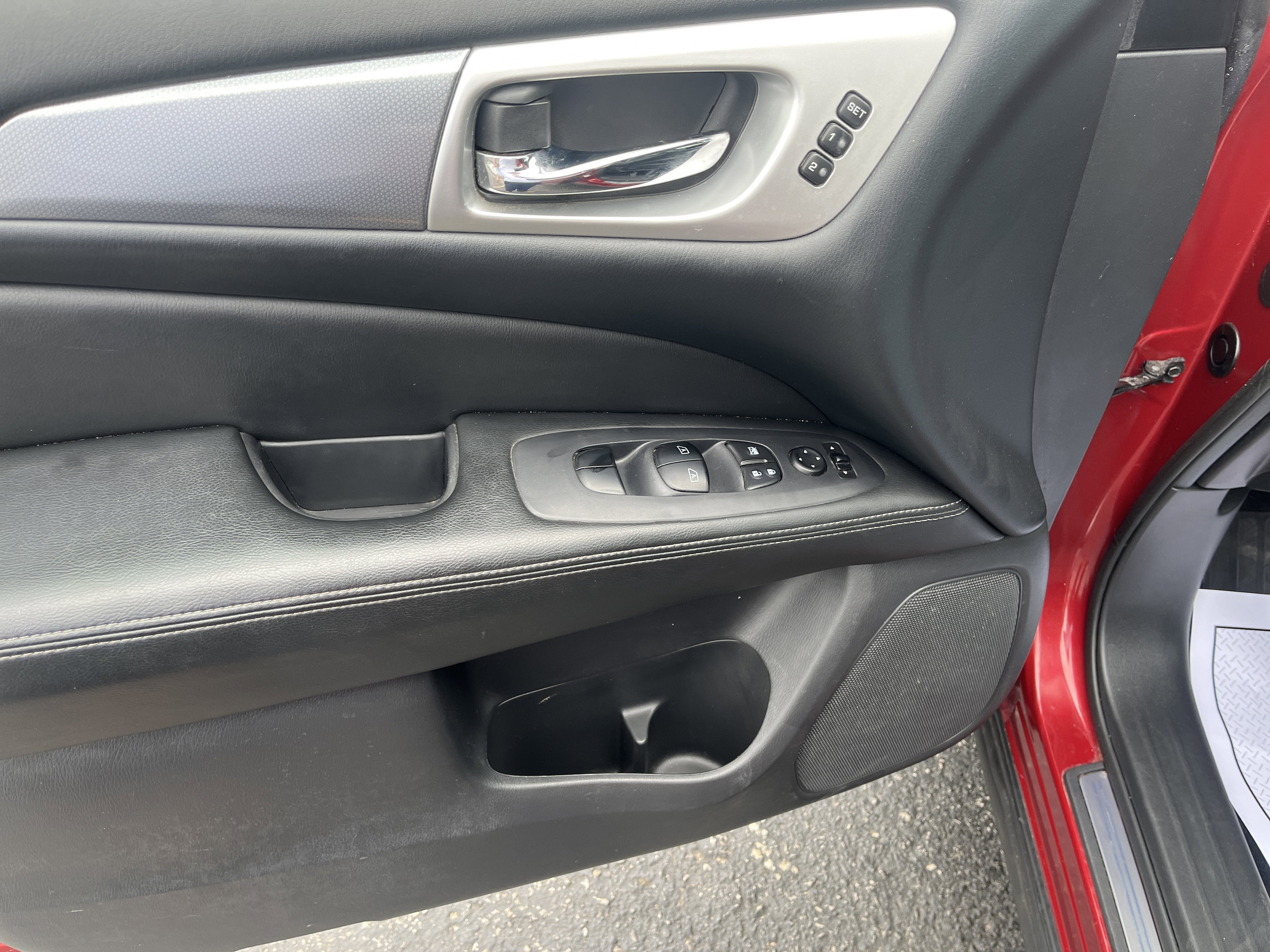2017 Nissan Pathfinder SL