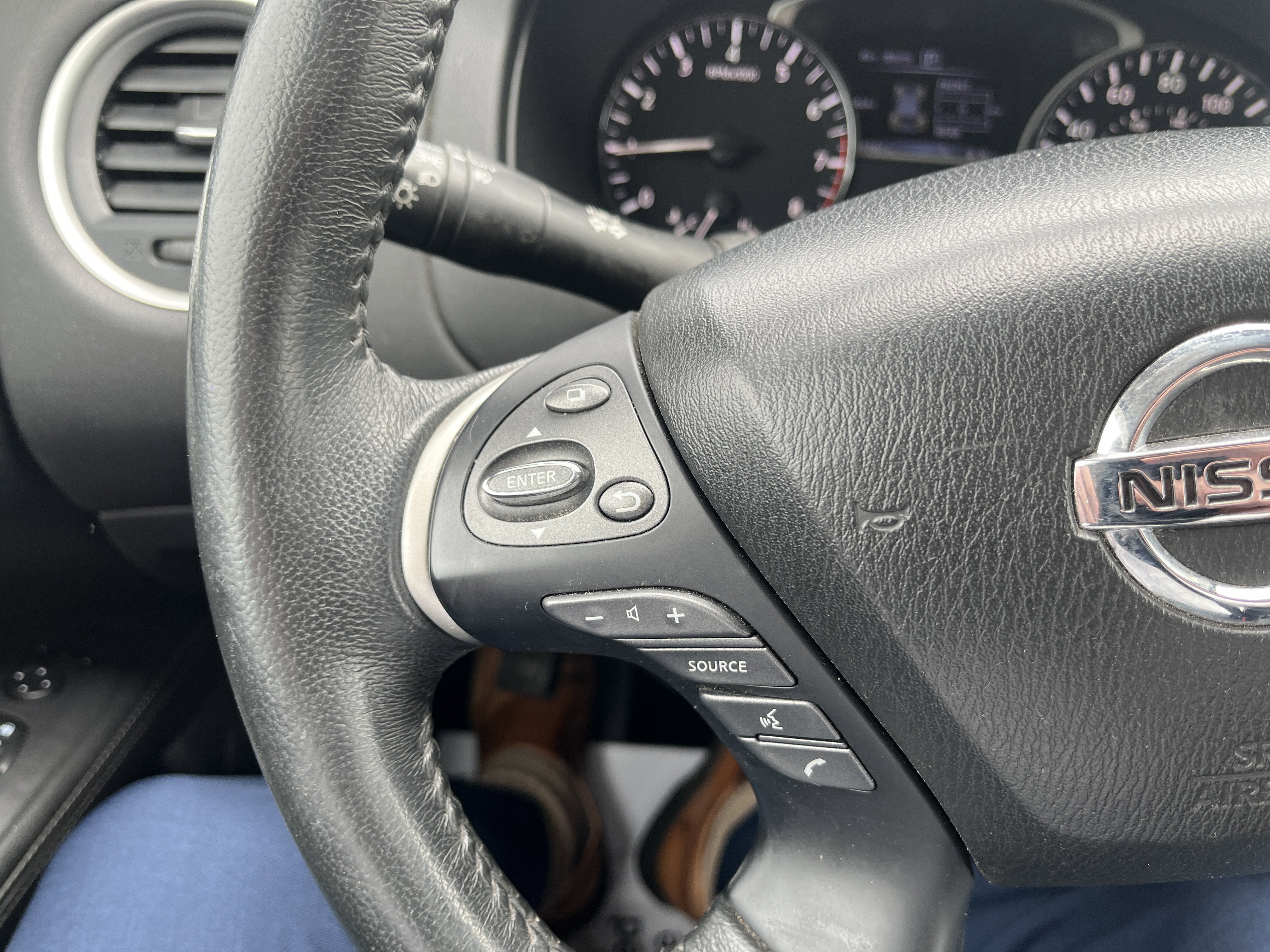 2017 Nissan Pathfinder SL