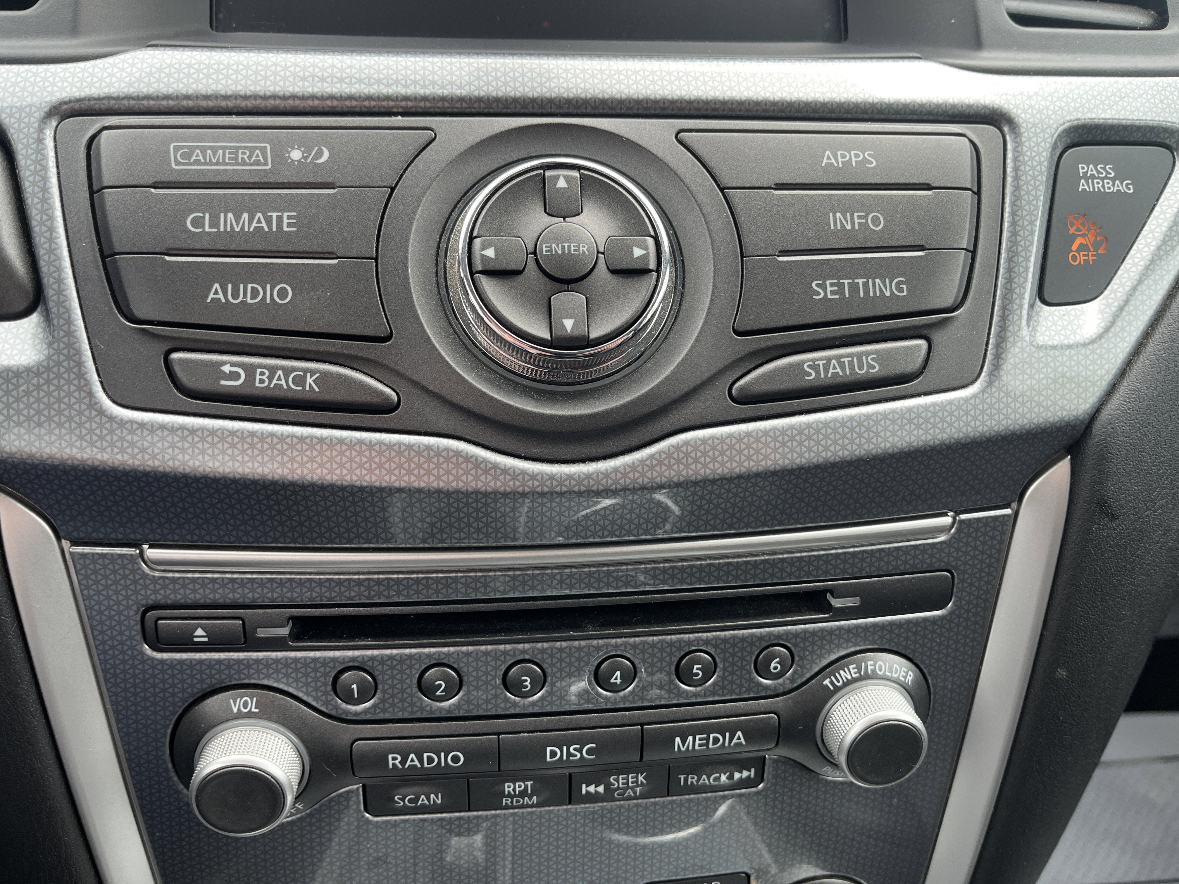 2017 Nissan Pathfinder SL