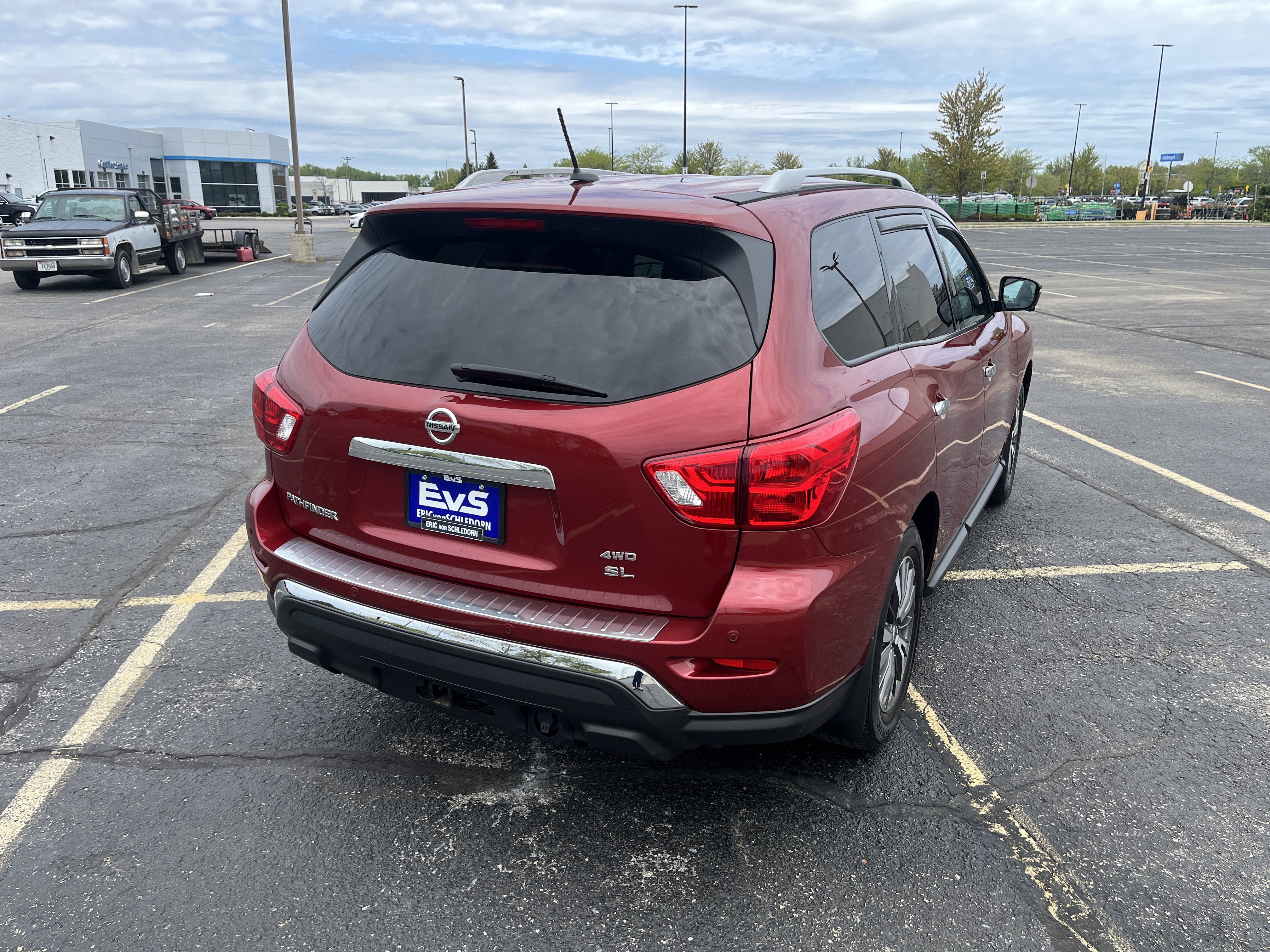 2017 Nissan Pathfinder SL