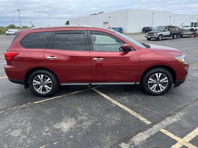 2017 Nissan Pathfinder SL