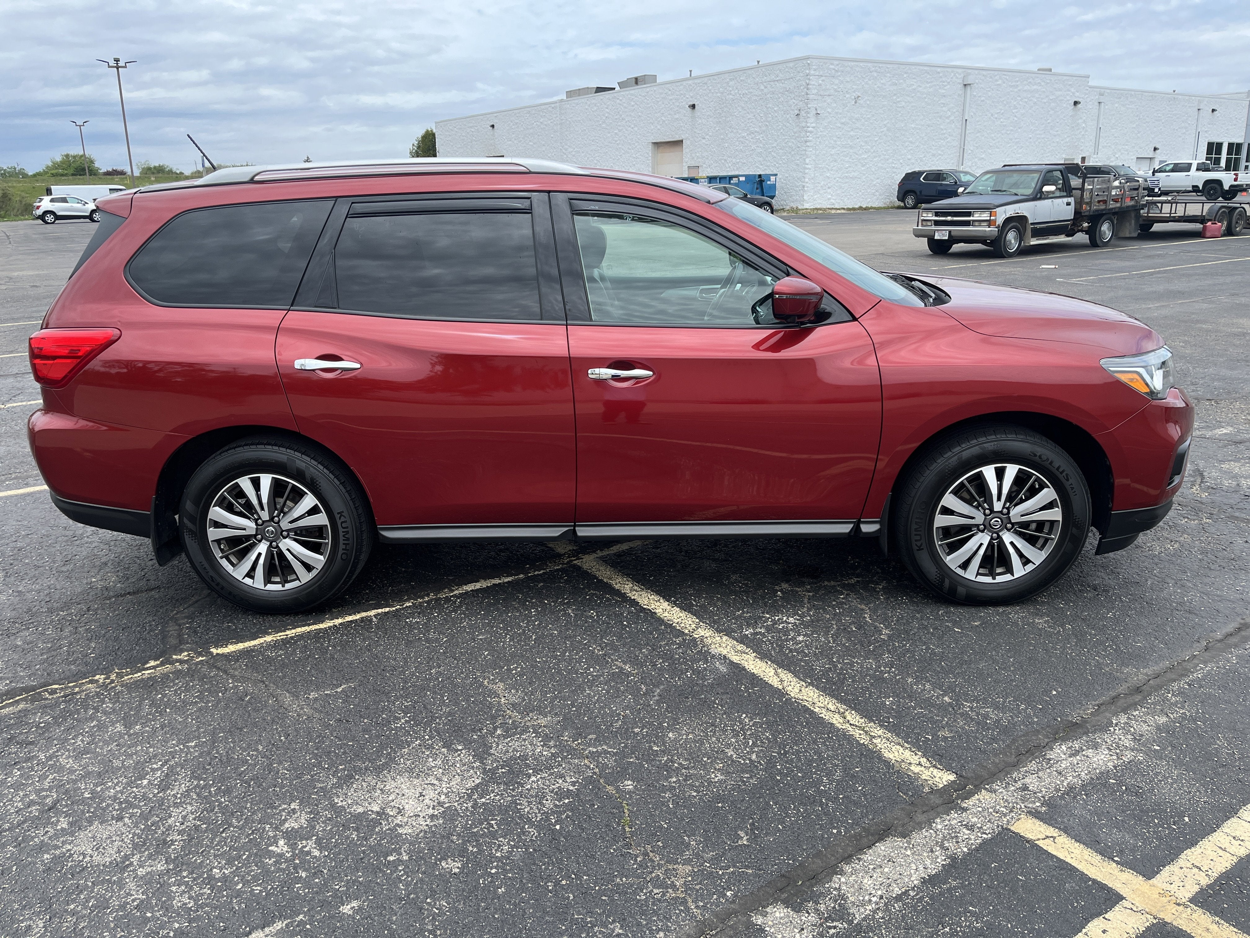 2017 Nissan Pathfinder SL