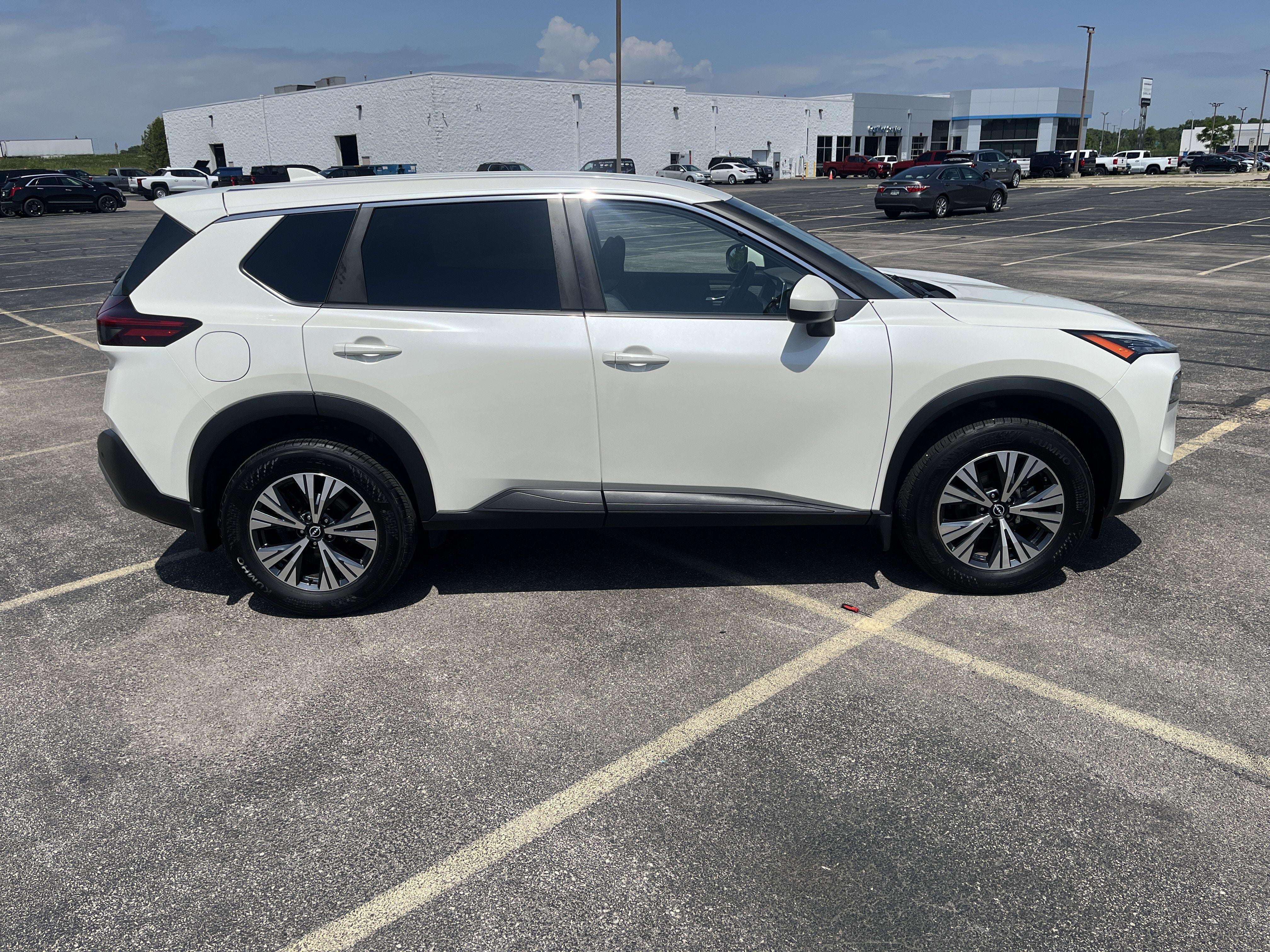 2023 Nissan Rogue SV